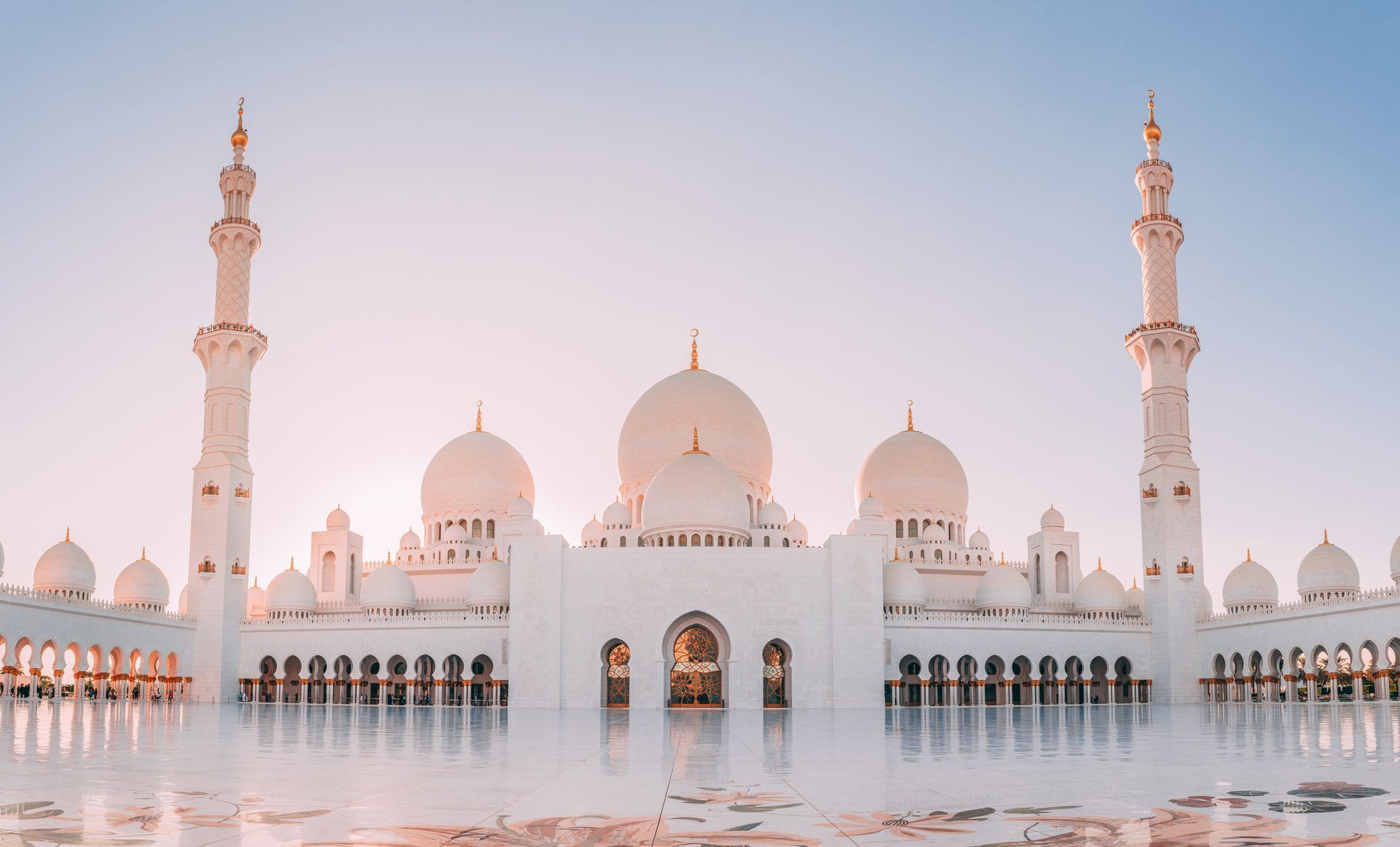 mosque in abu dhabi united arab emirates