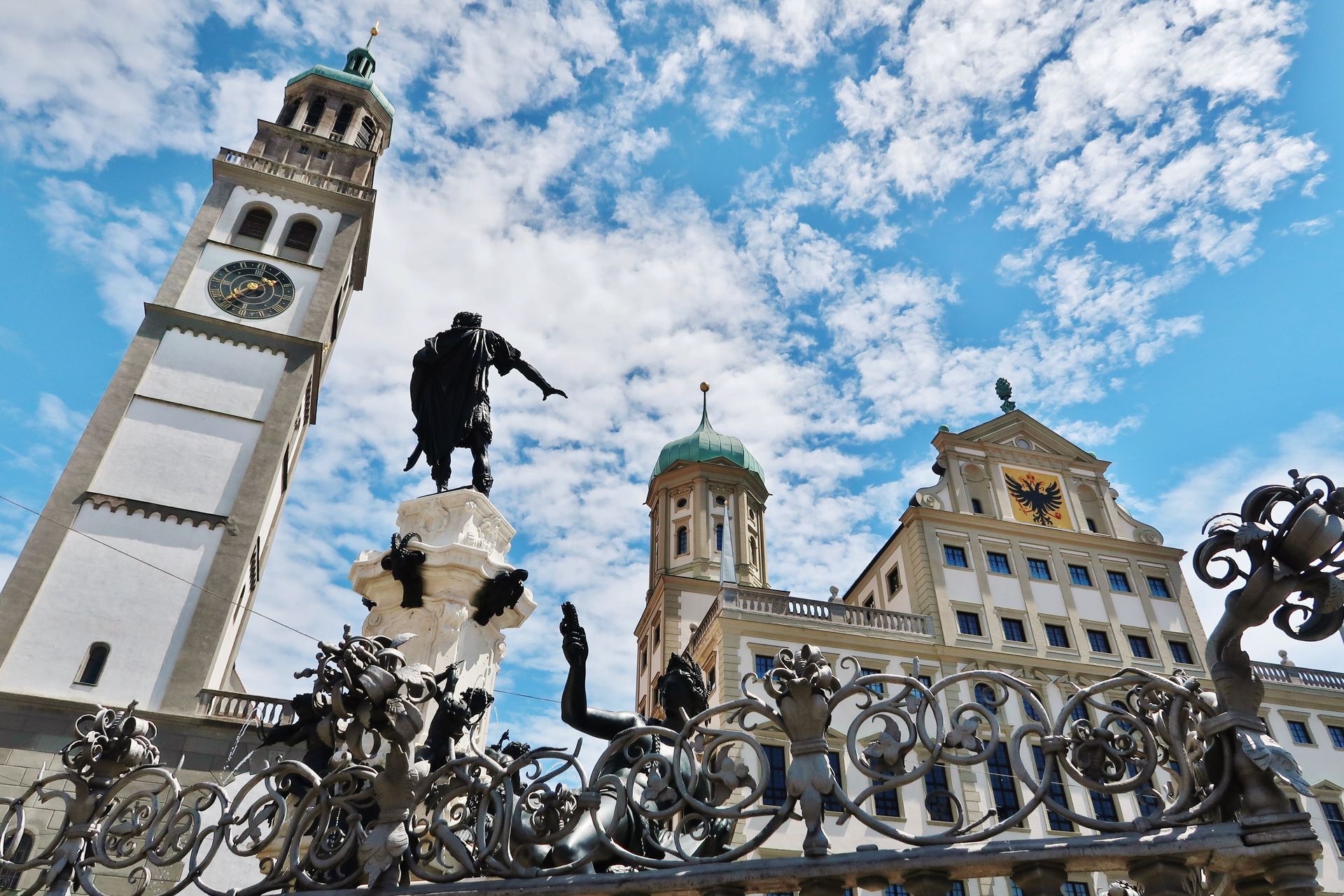 Augsburg, Augustusbrunnen, Perlachturm und Rathaus