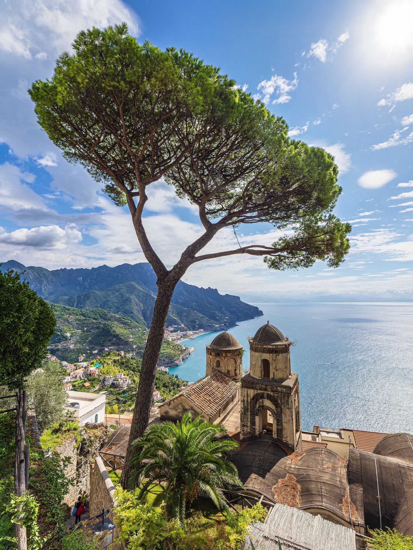 Blick auf Ravello an der Amalfiküste in Italien