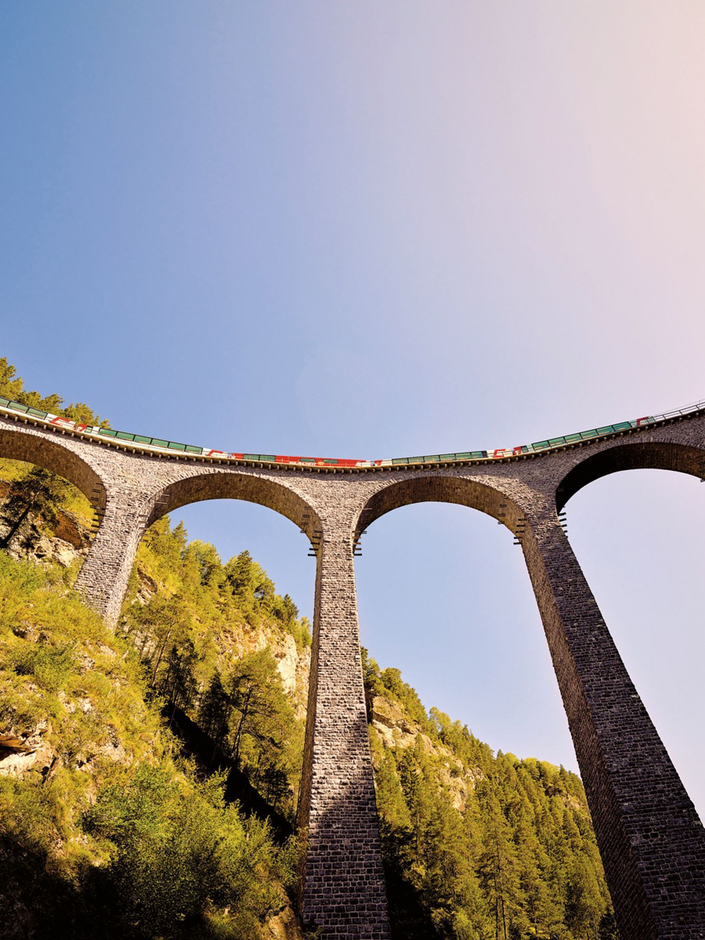 Glacier Express auf dem Landwasserviadukt