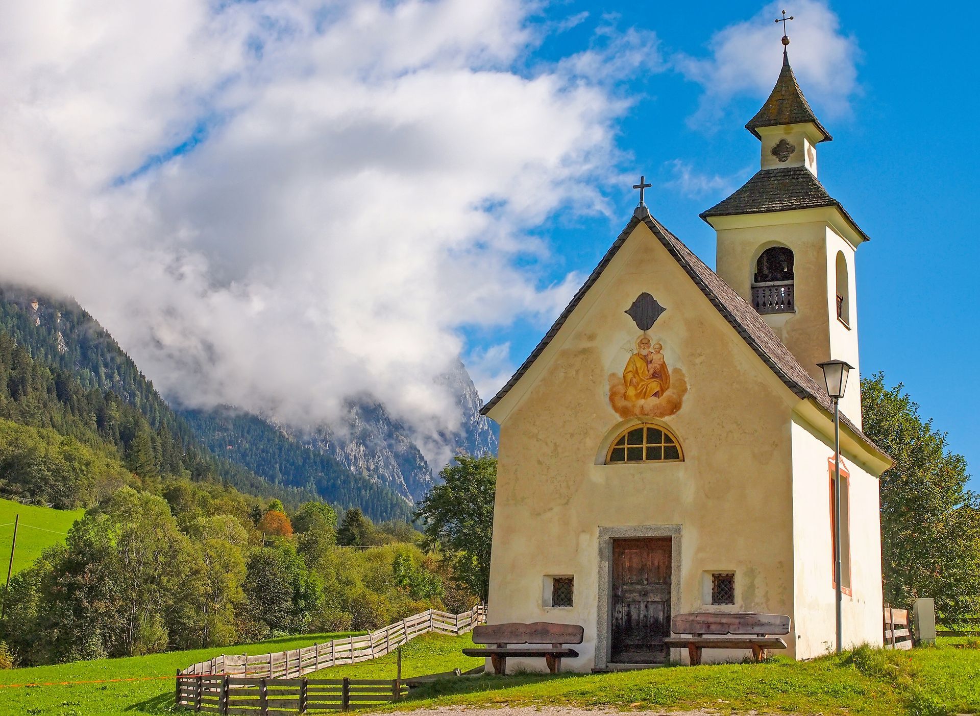 Kirche am Staller Sattel Antholztal in Osttirol