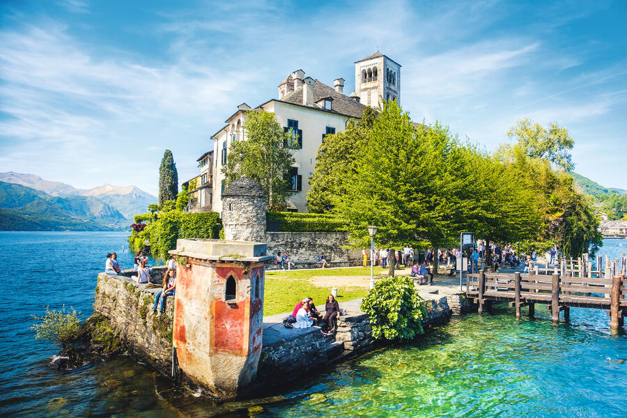 Bild zu Reise: Azurblauer Lago Maggiore