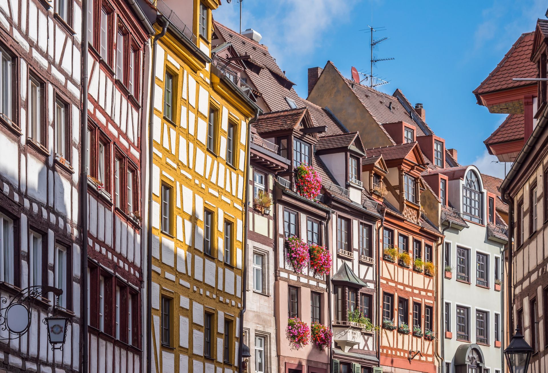 Weißgerbergasse mit Fachwerkhäusern in Nürnberg