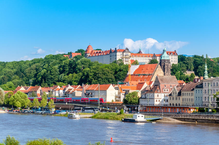 Bild zu Reise: Elbschifffahrt von Pirna nach Hrensko 