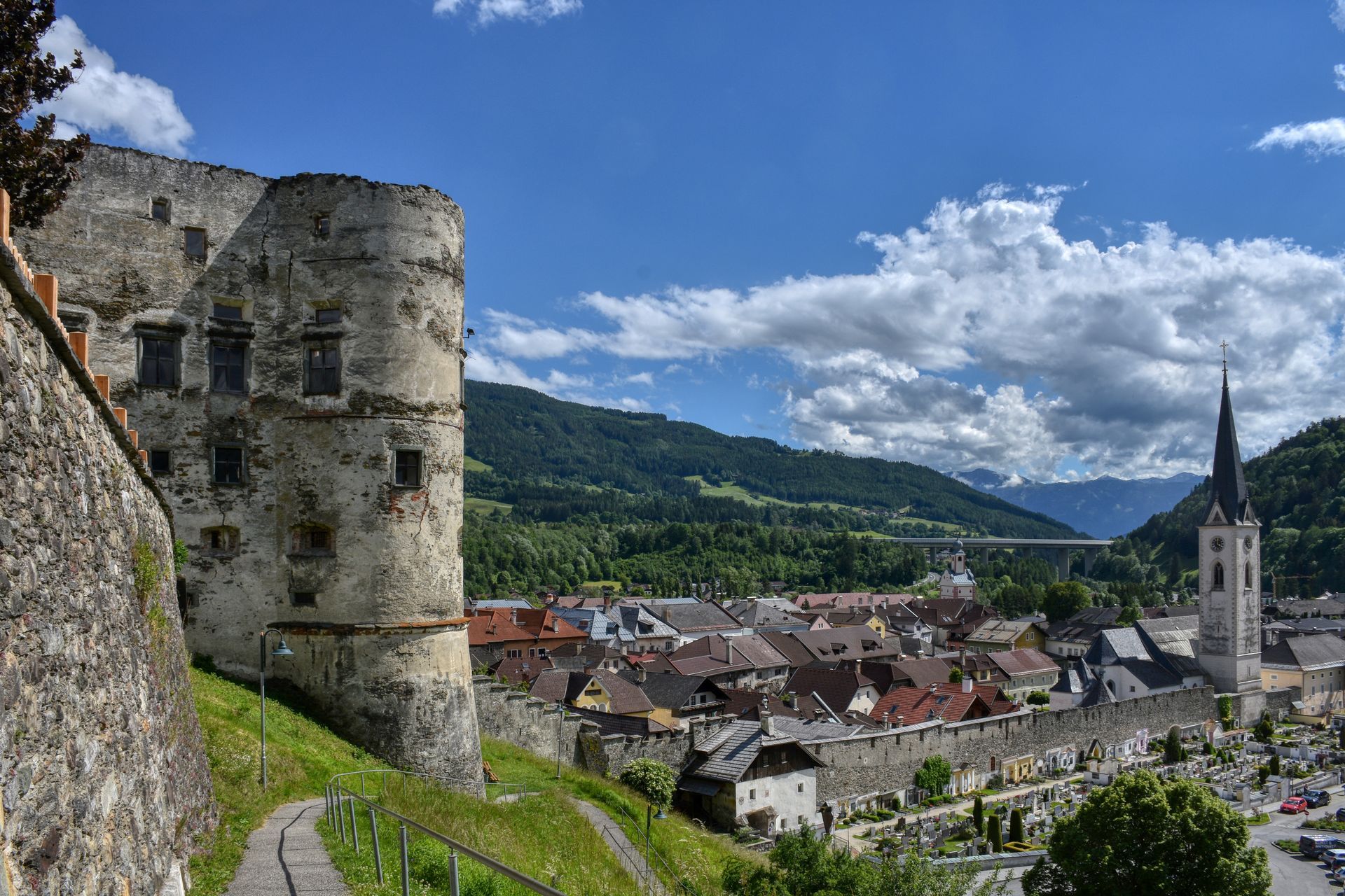 Gmünd, Gmünd in Kärnten, Stadt, Stadtkern, Altstadt, Kärnten, Spittal an der Drau, Spittal, Oberkärnten, Gassen, Dach, Dächer, Häuser, Kirche, historisch, tradition, Wolken, Himmel, Sehenswürdigkeit, 