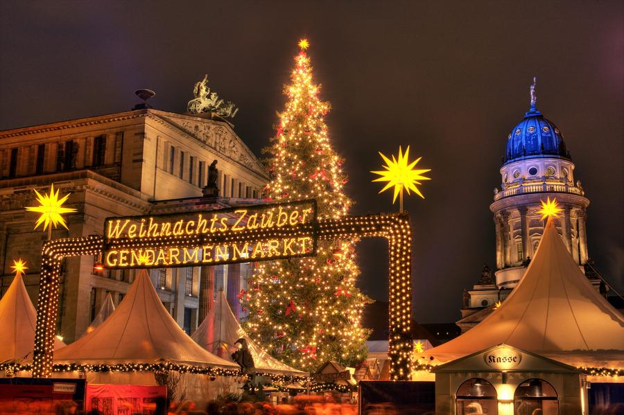 Bild zu Reise: WeihnachtsZauber auf dem Gendarmenmarkt Berlin